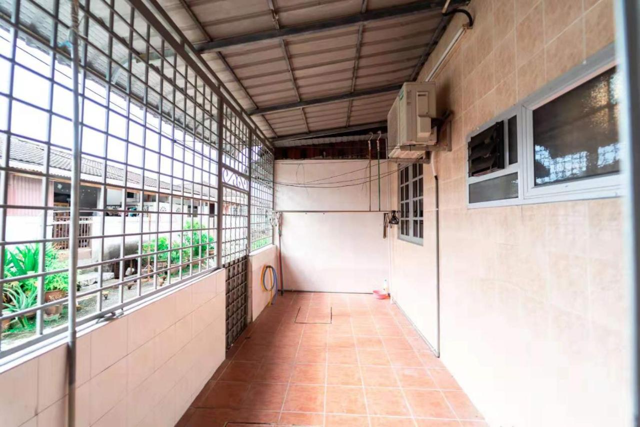 Star Light Homestay Sitiawan Buitenkant foto